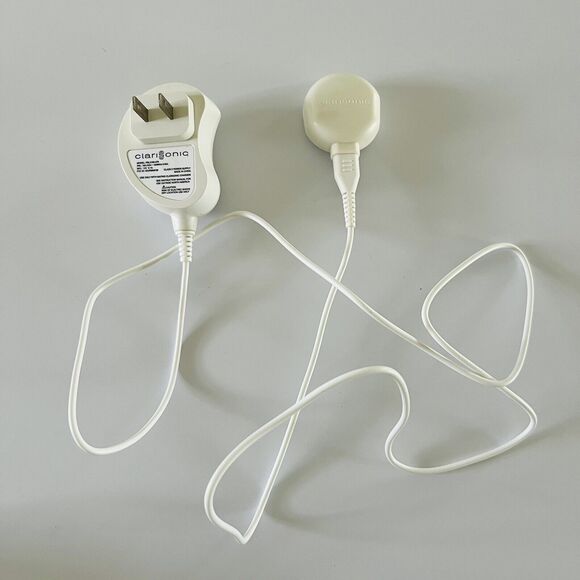 CLARISONIC x KEITH HARING Mia 2 Holiday Love Special Edition With Charger - Picture 7 of 9